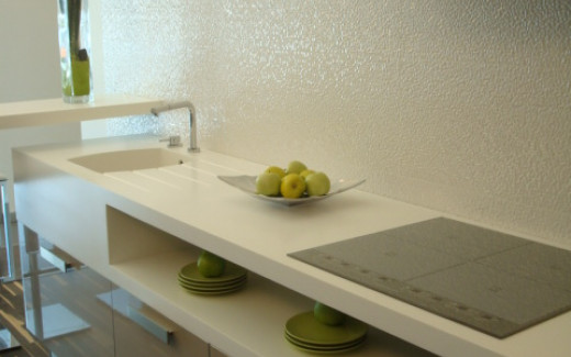 Plan Corian® Glacier White avec niche intégrée– cuve Fontana en Glacier White